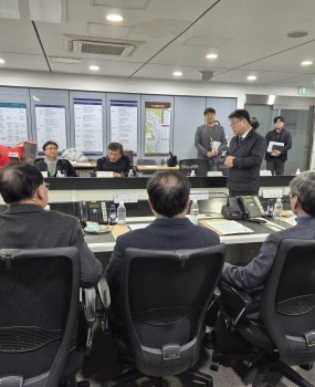 2026년 부산광역시 서구체육회 제1차 이사회 개최부산광역시 서구체육회는 2026년 제1차 이사회를 다음과 같이 개최하였습니다.□ 개최개요일시 : 2026. 2. 5.(목) 18:00장소 : 서구체육회 사무국참석 : 20명(의장 김용구 회장 외 임원 19명)□ 주요내용보고사항&nbsp;: 전차 이사회 보고, 제107회 전국체육대회 행사보고 (원안접수)심의사항2026년도 사업계획 및 세입·세출 예산(안) – 원안가결복리후생비 규정 일부 개정(안) – 원안가결인사 규정 일부 개정(안) – 원안가결회원종목단체 규정 일부 개정(안) – 원안가결스포츠공정위원회 규정 일부 개정(안) – 원안가결사무국 소재지 변경의 건(안) – 원안가결등기부등본상 임원 현황 재정비에 관한 사항(안) – 원안가결2026년도 정기대의원총회 개최 계획(안) – 원안가결부산광역시 서구체육회는 앞으로도 지역 체육 발전과 생활체육 활성화를 위해 다양한 사업을 추진할 예정입니다.